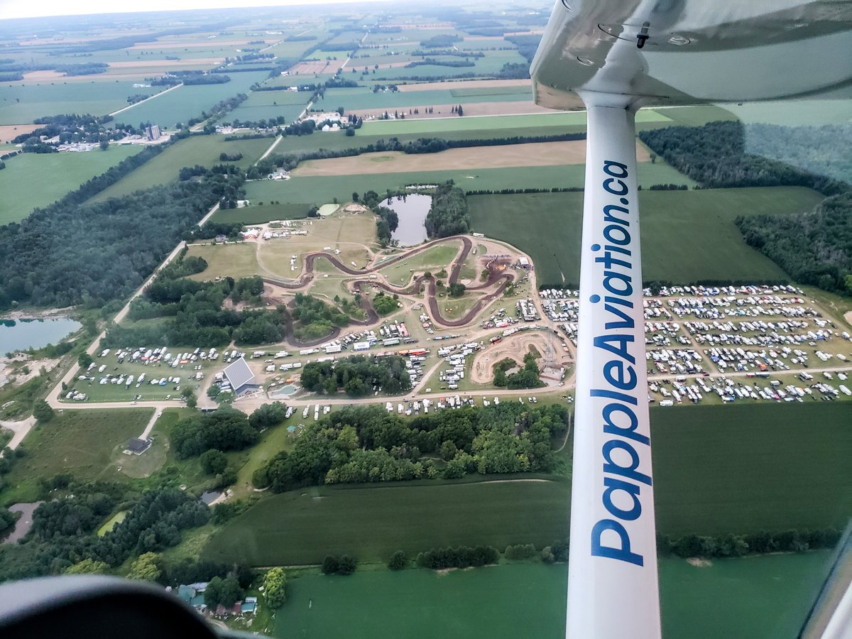 PappleAviation's tweet photo. Walton Raceway was busy last night! @waltonraceway https://t.co/rZjKduRbWM
