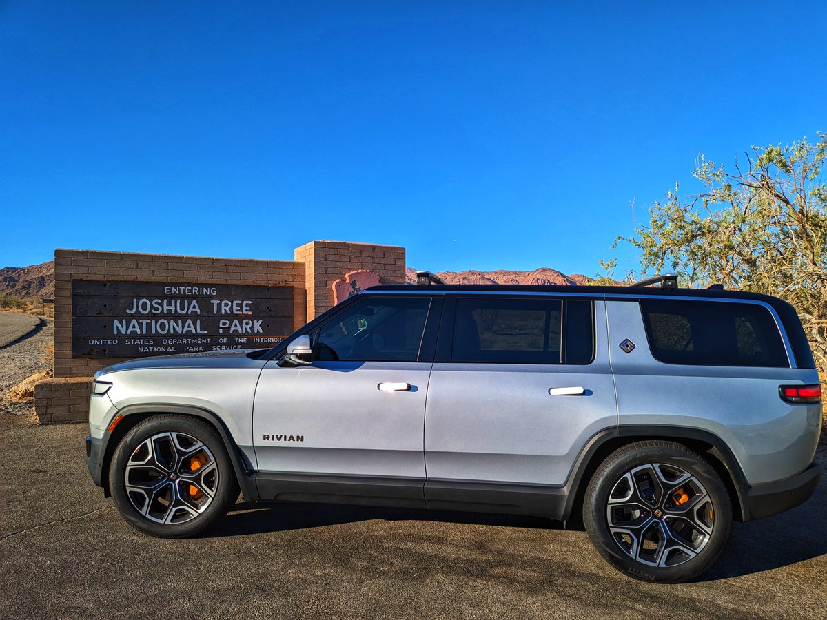 wattreach's tweet photo. Joshua Tree .@Rivian R1S https://t.co/pLRzoGKKR8