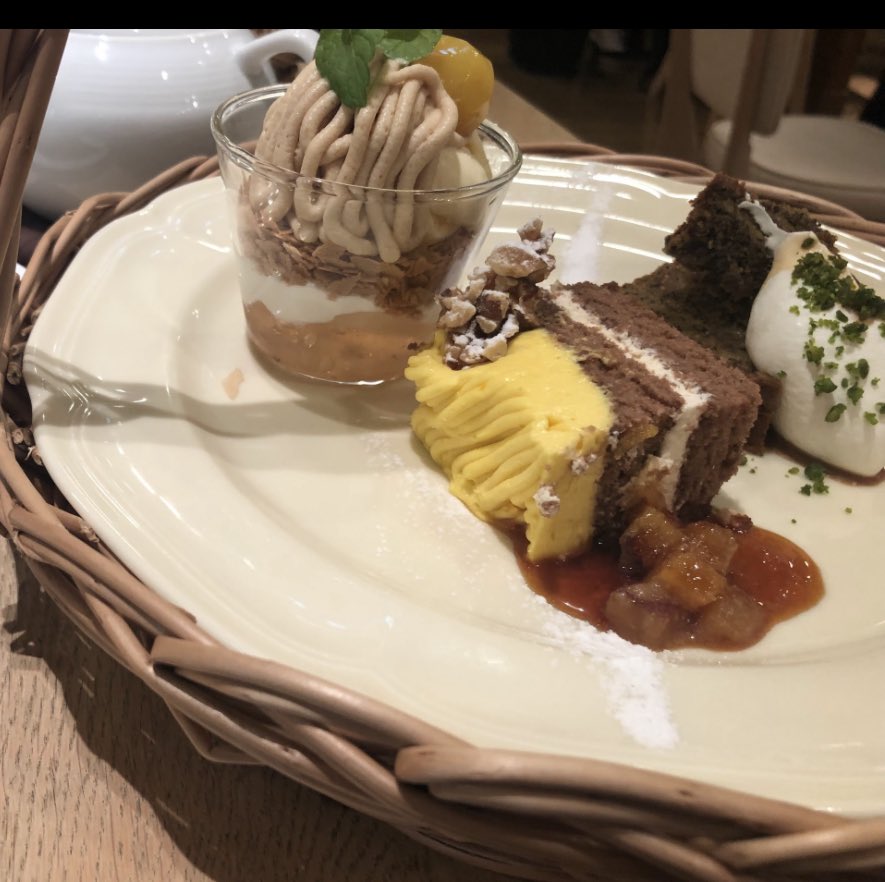 多忙でなかなかTwitter、いやX更新できなくてごめんなさい😭😭

いまだにXって言い慣れてない笑
これはこの前食べたアフタヌーンってやつです☕️🍰ヌン活ですね。
最近あまり甘いもの食べられてないなー
ていうか夏バテ気味😱