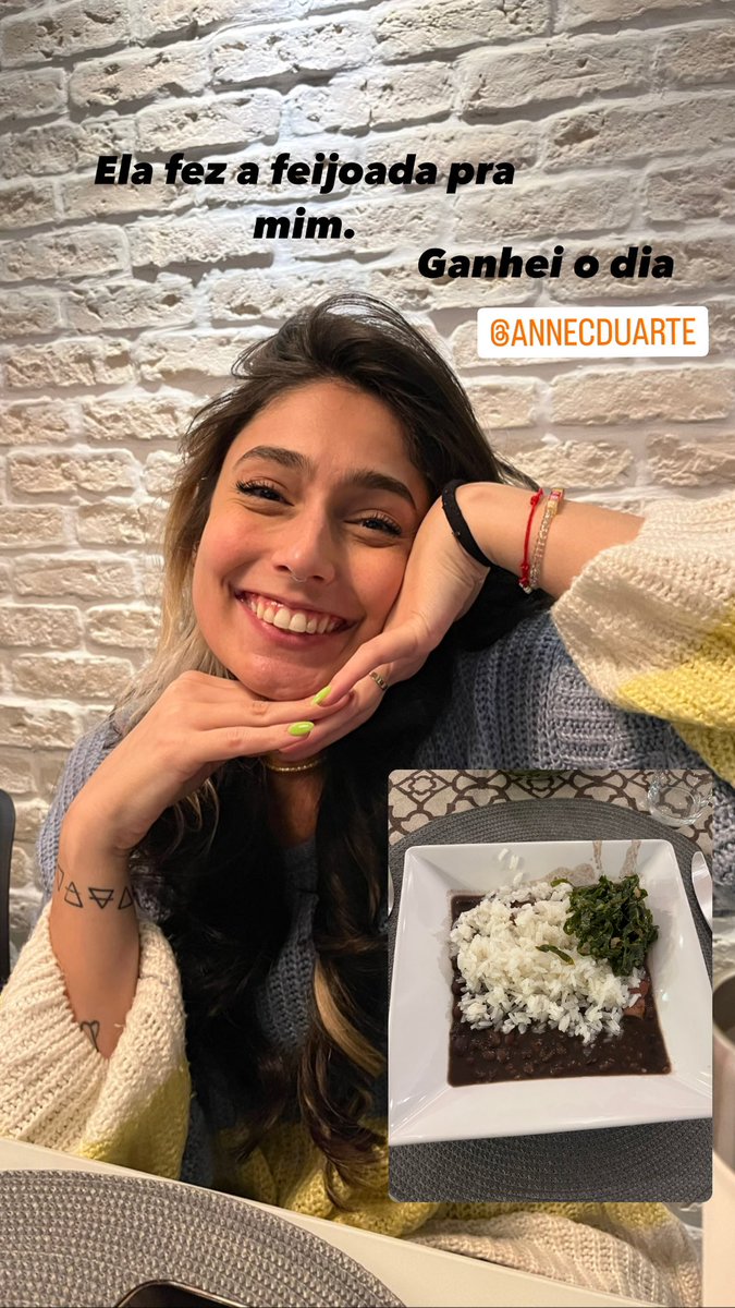Maravilhosa <a href="/reclamanne/">Anne C. Duarte</a> …. Quem disse que eu não ia comer uma feijoada hoje 😍