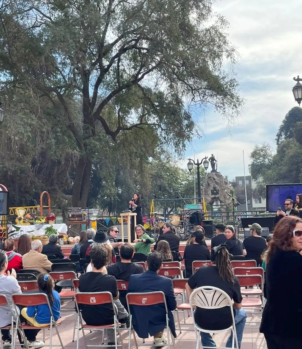 Lanzamiento de #DistritoYungay en la plaza del Roto, iniciativa de los bolicheros y comercio yungaino, para la reactivación de la economía barrial. 
#BarrioYungay