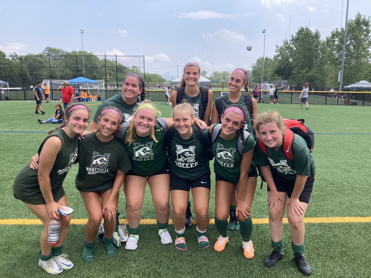 Lyndhurst 7v7 Fall Kick Off Tournament today! Second place finish for these girls despite the heat! Great job girls! 🏅#MustangPride
