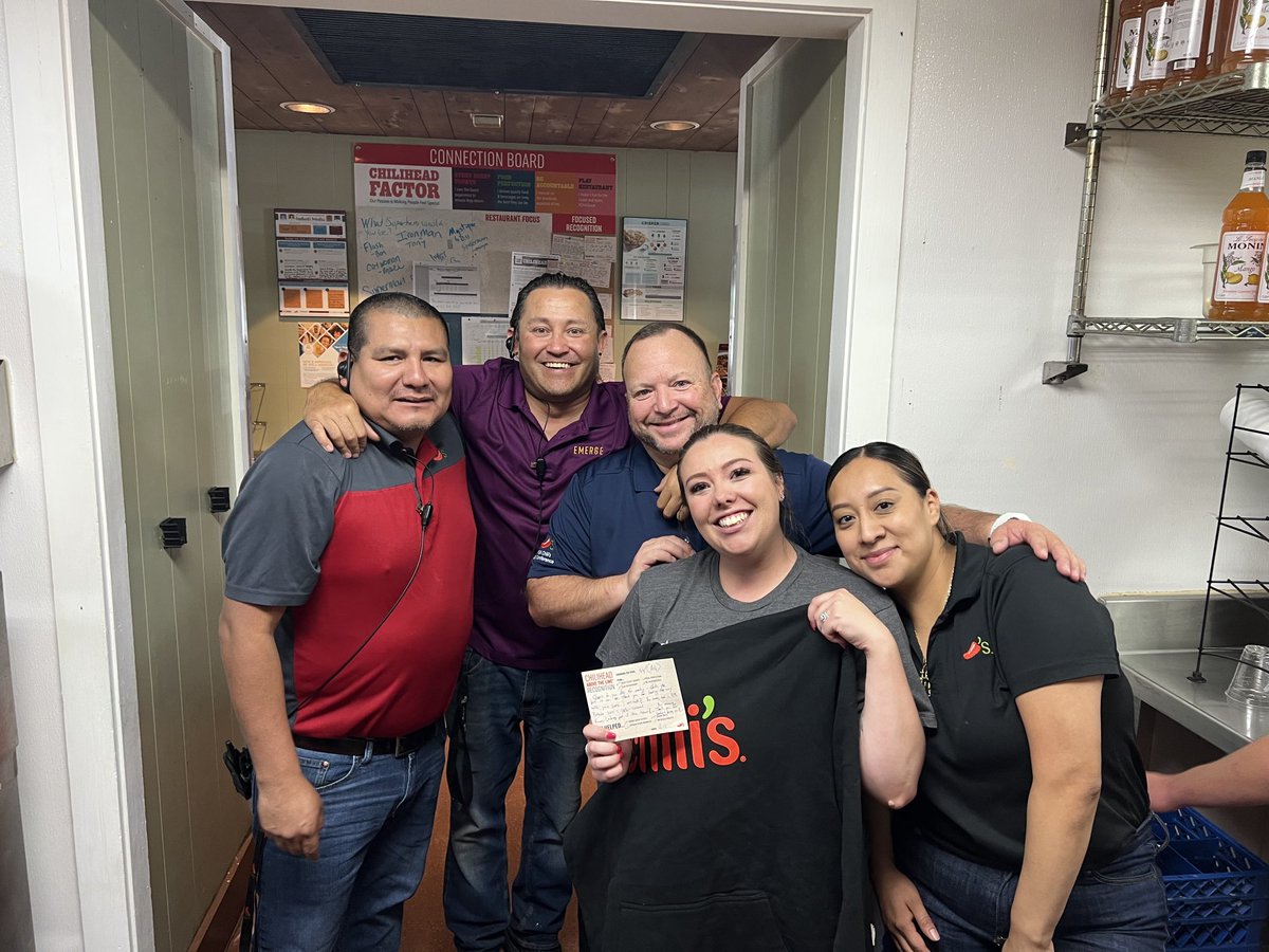 Chilis Tower RD team giving Ally a hoodie and a ATL. Hard work. Bar score of 100% server attentive and 0.0% GWAP. She is killing it! #mountainregion #chiliheadlife ⁦@Chilis⁩ #greatbartender #chilislove