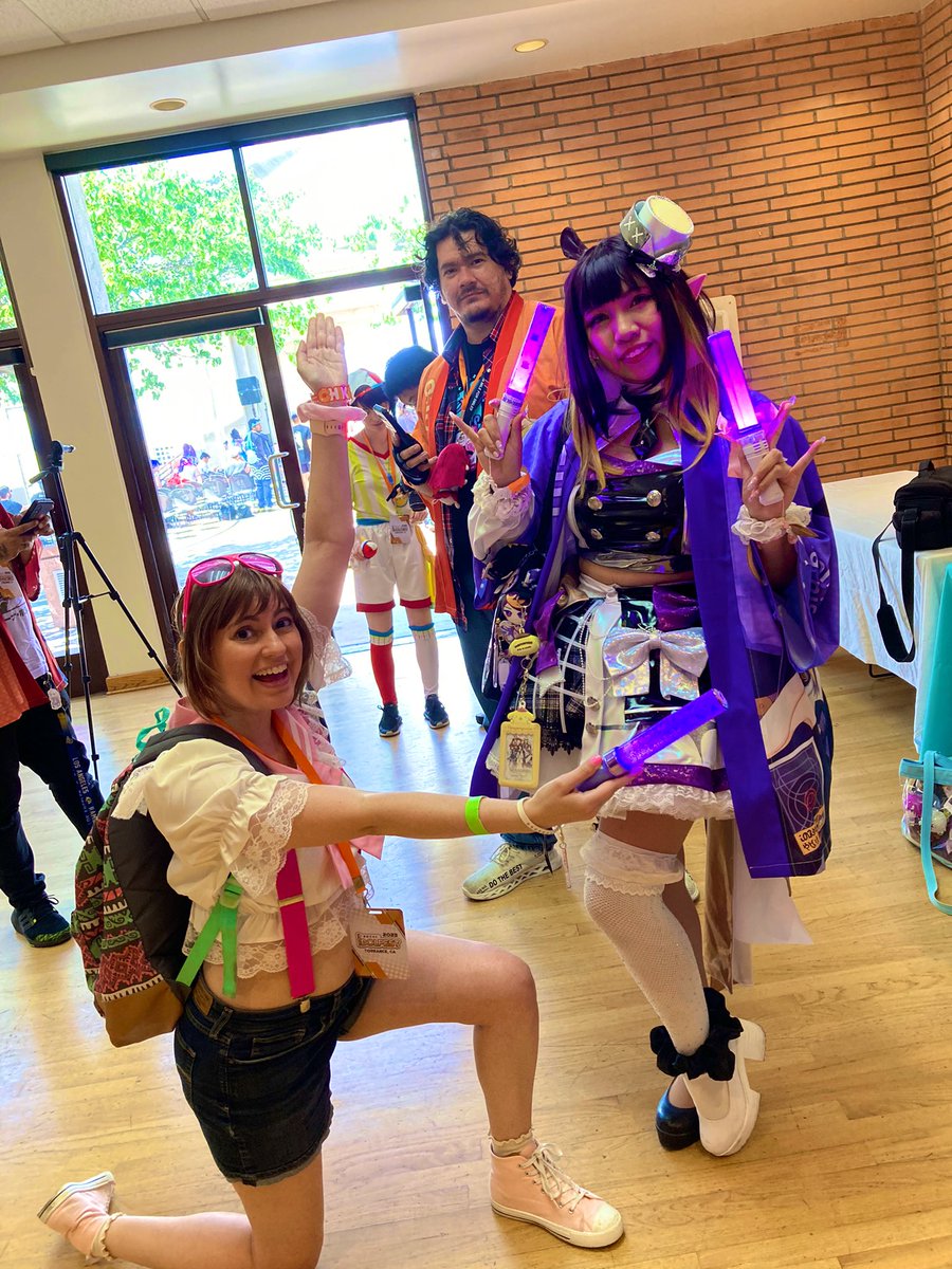 UnicornSocks13's tweet photo. i found the holobros 🥳 #SCIF2023 https://t.co/TDZktEVCGl