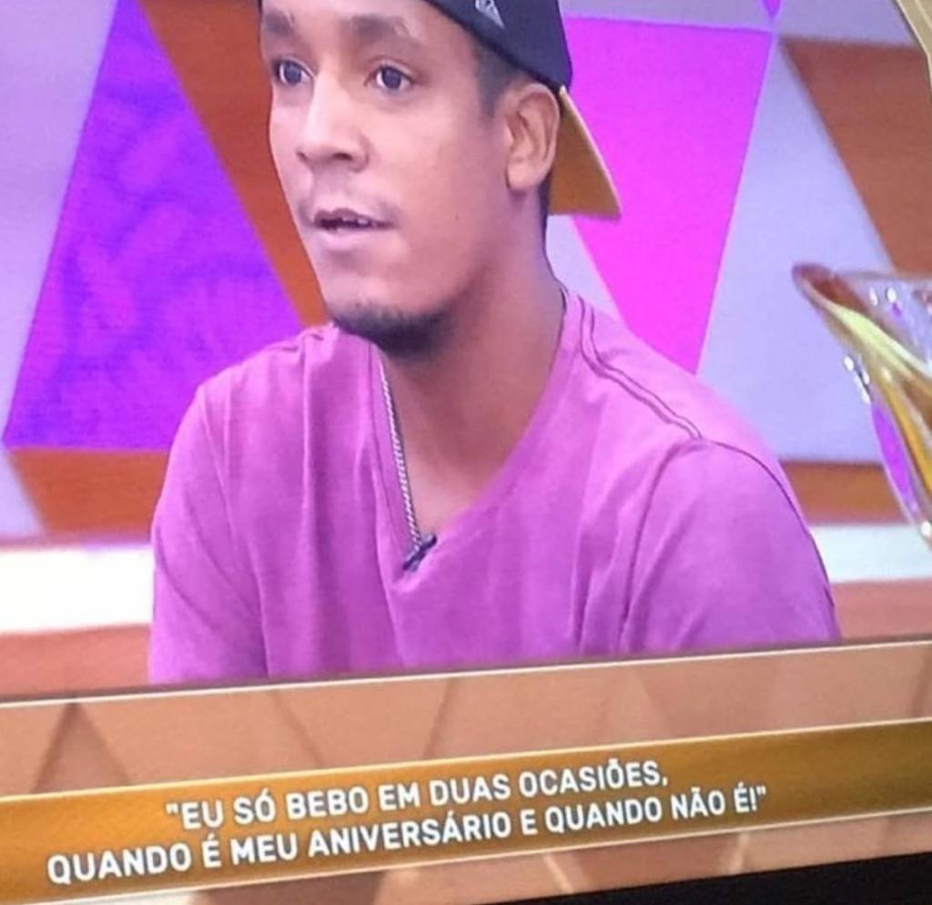 rolealeatorio's tweet photo. inclusive hoje não é meu aniversário https://t.co/jRQcQtitEU