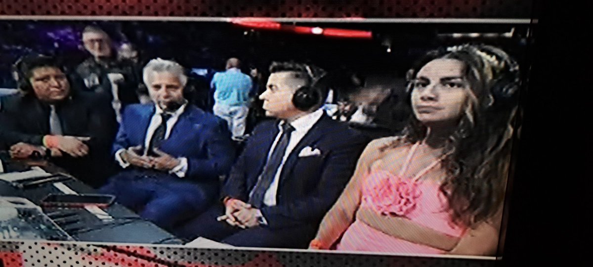 Rubins77's tweet photo. @mariale_esp , una excepcional  comentarista de boxeo..  una grata sorpresa  en @ESPNKnockOut https://t.co/a8u4tB8q2Y