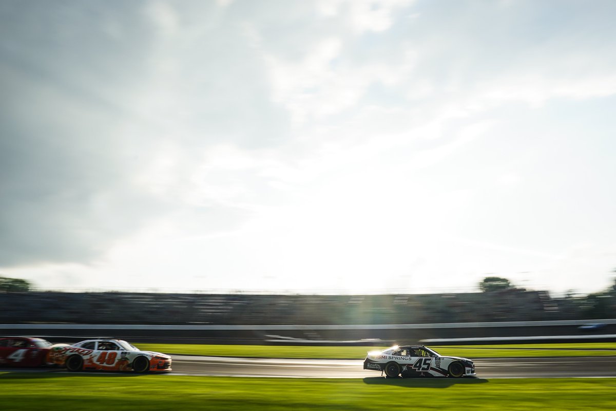 Some photogenic sites from a wild day at the Brickyard 📸

#Pennzoil150 | #RenascentDemolition | @TilValhallaProj