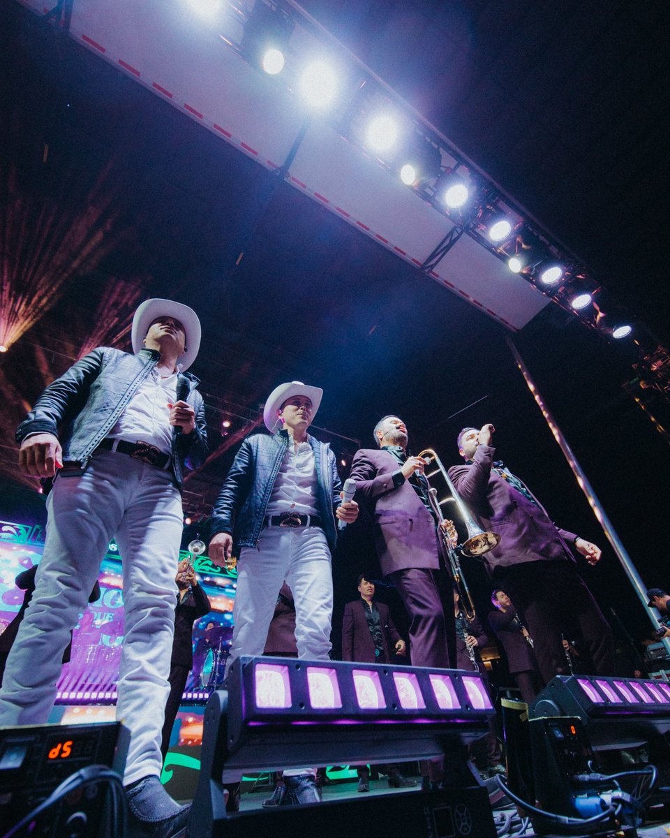 LizosMusic's tweet photo. ¡Denver, Colorado! Qué buena noche ❤️ Gracias por cantar y bailar con nuestra familia 🎶 Nos vemos pronto 🔥 #Los2delaS #BandaMS #PlanDeEscape #Espectáculos #FamiliaLizos https://t.co/7l8Wpww5Ed