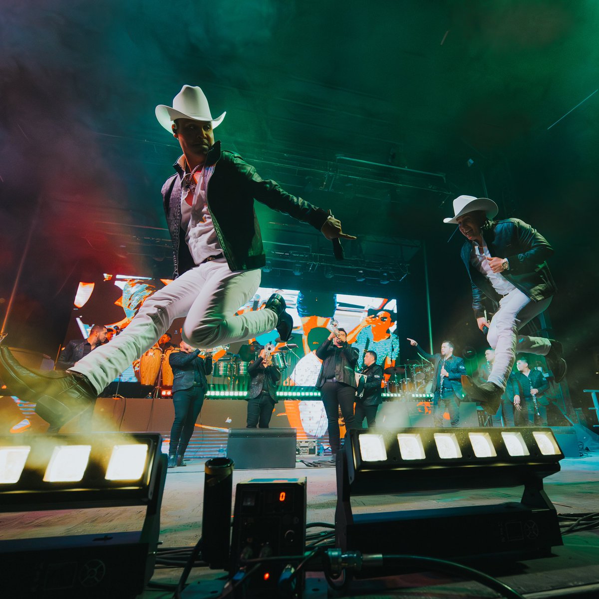 LizosMusic's tweet photo. ¡Denver, Colorado! Qué buena noche ❤️ Gracias por cantar y bailar con nuestra familia 🎶 Nos vemos pronto 🔥 #Los2delaS #BandaMS #PlanDeEscape #Espectáculos #FamiliaLizos https://t.co/7l8Wpww5Ed