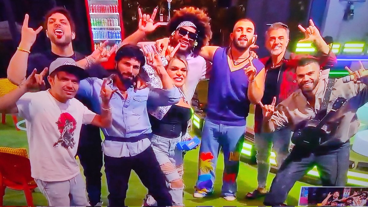 Sumando482656's tweet photo. #LaCasaDeLosFamososMx
Super cumple de Wendy 
Inolvidable!!
Te mereces eso y mucho más hermosa!!!!! https://t.co/QzmbVWnG47