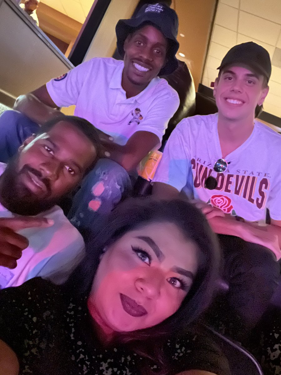 kym124's tweet photo. #NavarreteValdez #DDSPORTSAZ IS IN THE HOUSE!! 

GET 100% deposit match up to $250!!!

#BETLOCALWINLOCAL Arizonas only locally owned Sportsbook!!! 

@espn @ProBoxTvEspanol @ProBox_TV https://t.co/m54WTFwOqh