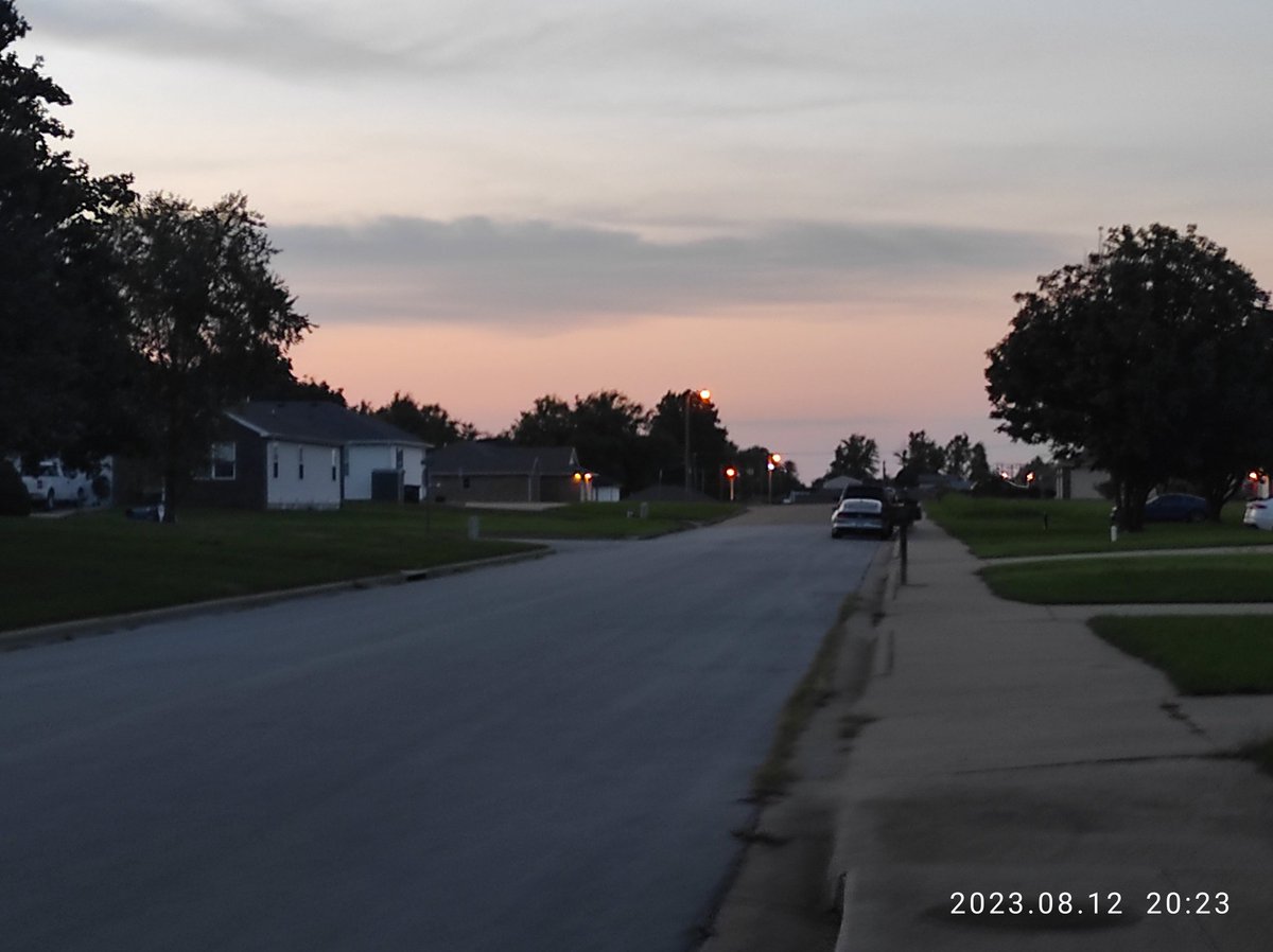 drdvdus's tweet photo. A Beautiful Evening in Missouri! #eveningclouds #drdvd #bomo https://t.co/fe7JBapqsN