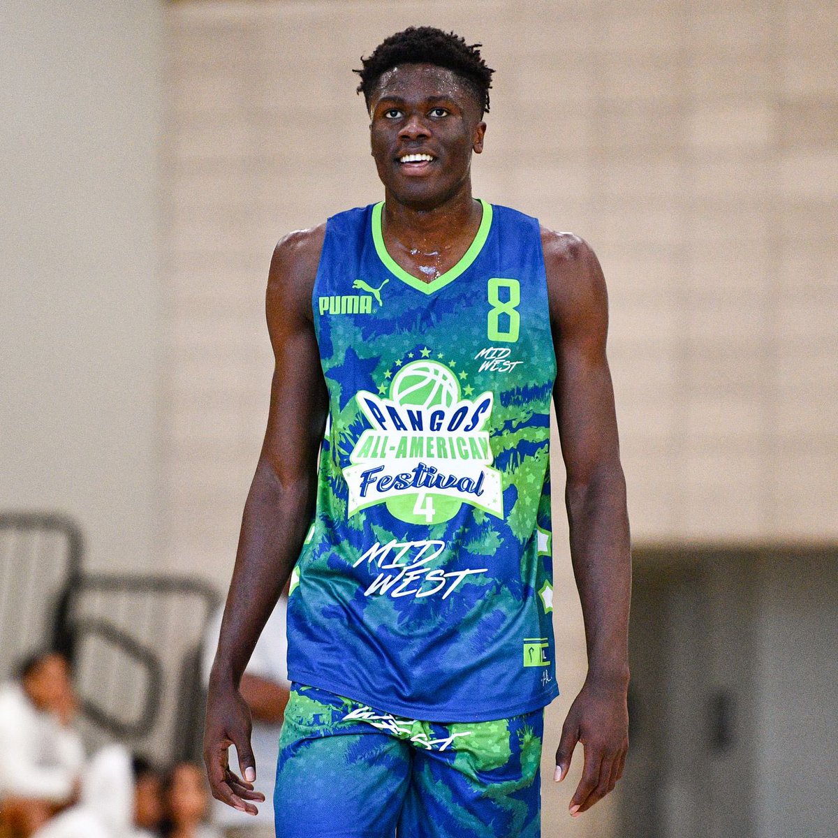 PhogHoopsTalk's tweet photo. 2024 5⭐️ Center Flory Bidunga has committed to Kansas! He is Kansas’ third highest ranked high school recruit ever behind Andrew Wiggins and Josh Jackson. #kubball https://t.co/tRuY8HFwml