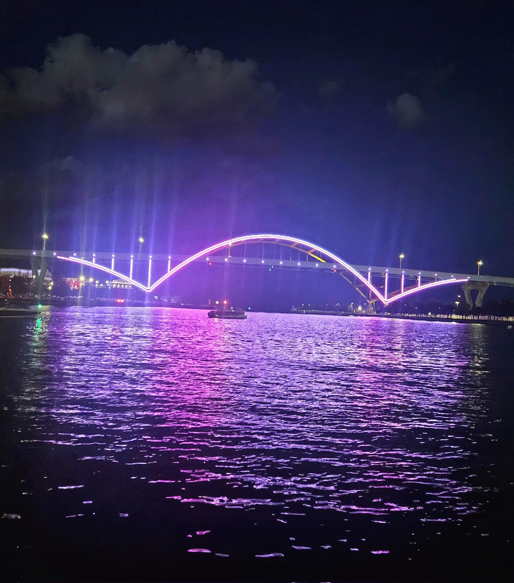 erikk292mke's tweet photo. Thanks @PPFA WI for inviting me to support @LightTheHoan Pink Out in honor of #PPWI as you cont to stay committed to providing affordable health care.  And just a reminder #reproductiverights is health care.  #visitmke @PPAWI https://t.co/HR3GYNnWXe