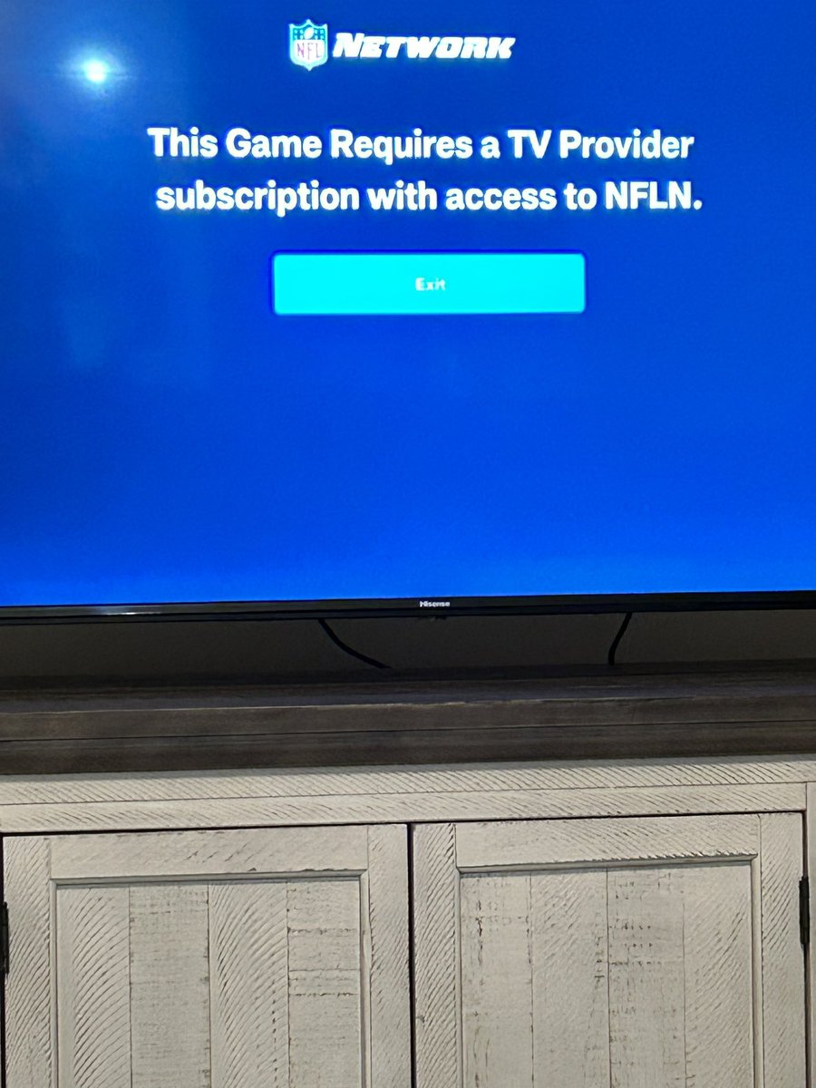 CoachCurran42's tweet photo. @nflnetwork @hulu_support I’m signed into Hulu on the @nfl app and it’s giving me this error message when I try to watch live NFL network. I have Hulu with Live TV and NFL+ premium…. What’s the deal? #NFLPlus #NFL #HuluLiveTV #NFLAPP https://t.co/LXLSwOPyn0