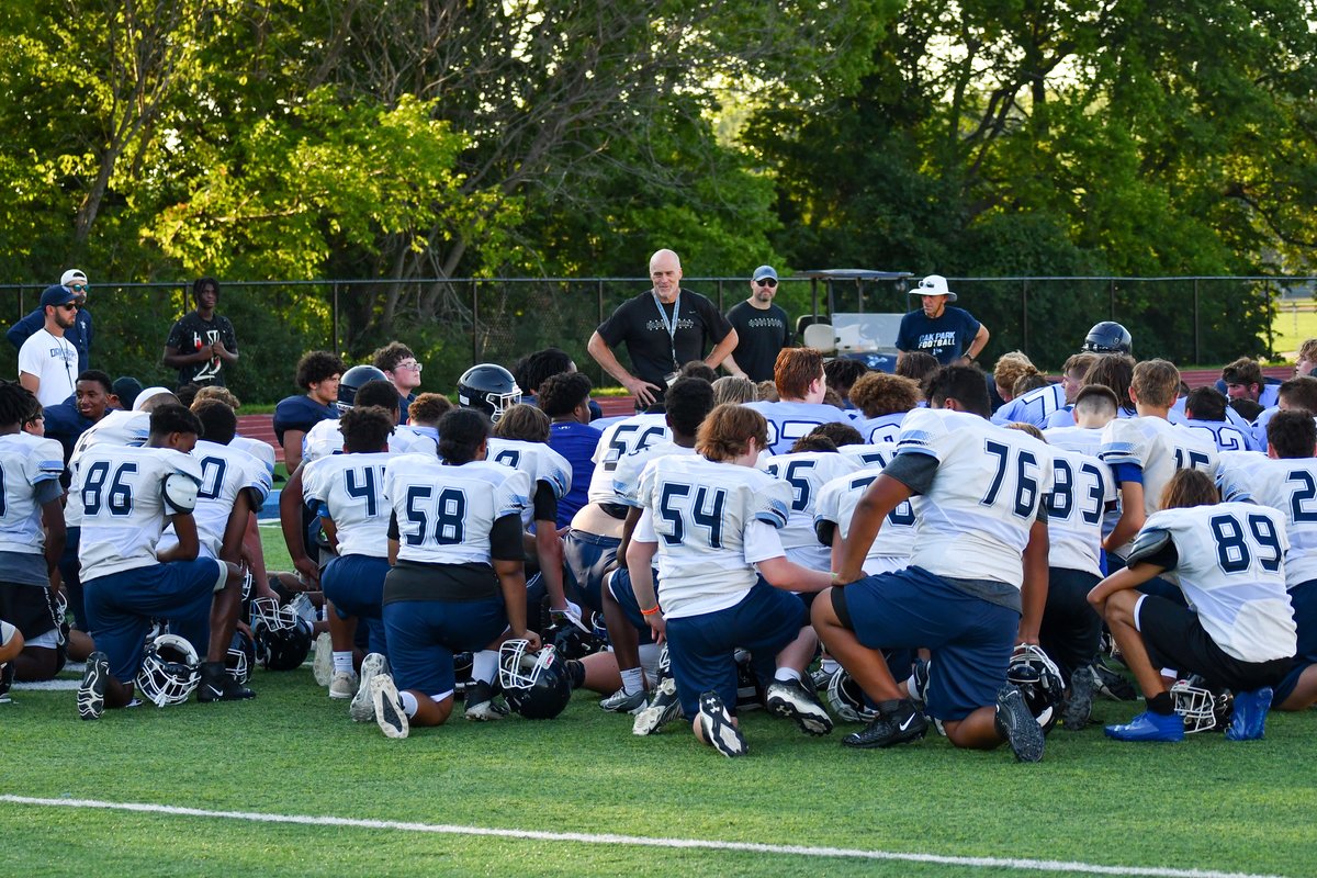 Some Great Frames from the Blue On Blue &amp; BBQ Scrimmage by Chris Harris (<a href="/ChrisHarrisPics/">Christopher Harris</a> ) Thanks for being there and catching our moments! #ForTheFamily

chrisharrisphotos.com/Oak-Park-Athle…

<a href="/N2SportsOakPark/">Northmen Sports</a> <a href="/Northmen_OPHS/">Oak Park High School</a> <a href="/Northmen_AD/">Oak Park Activities Director</a> <a href="/northmennews/">NorthmenNews</a>