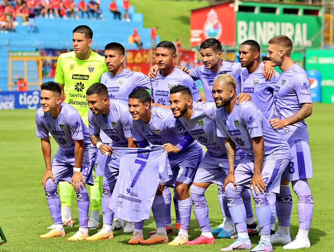 KevinMaca99's tweet photo. Gracias familia @soyantiguagfc 💚
#JuntosSomosFuertes 🙌 https://t.co/uqvuWPkotG
