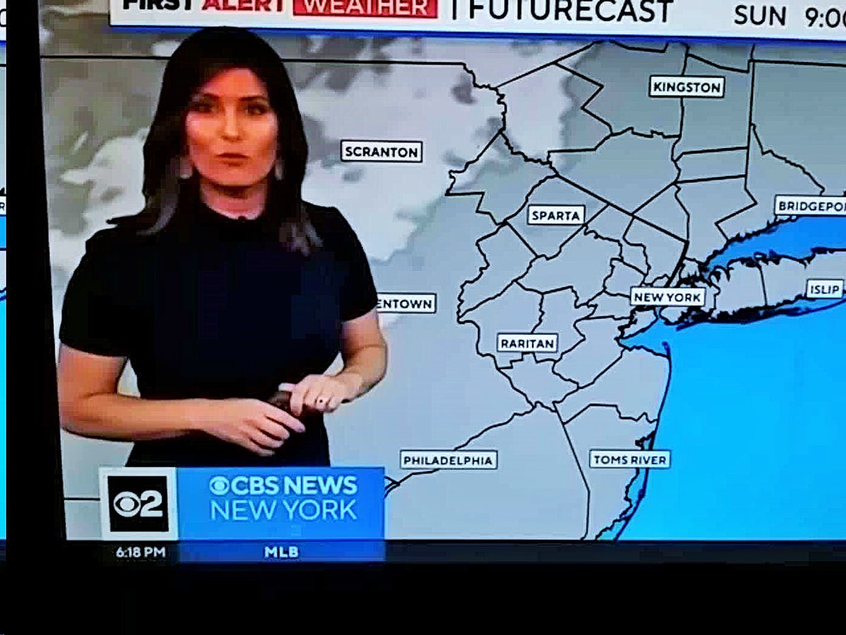 CandiceSW970's tweet photo. Current &amp; Former Very Sexy Anchor Ladies In NY Vanessa Tonight &amp; Katie Last Night Both Wearing Great Color Dresses! Both Looking Very Great This Week! @VMurdockTV ⚫️⚫️⚫️ @KatieLusso 🟢🟢🟢 https://t.co/CBxLvYAbfW