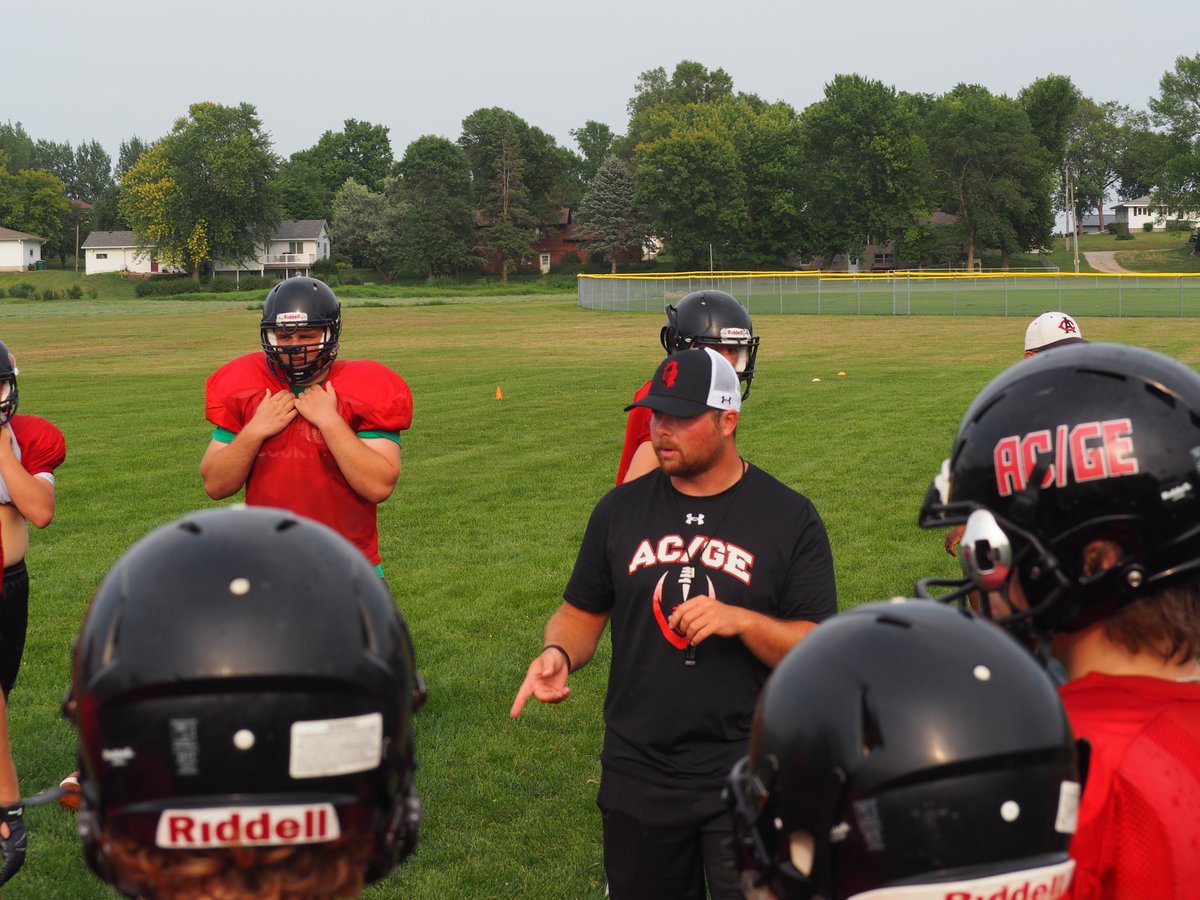 MinnesotaMillea's tweet photo. Alden-Conger/Glenville-Emmons Aims High.

After Turnaround Football Season A Year Ago, Knights Look For More Success. 

Check out John's Journal.
#mshsl 

https://t.co/KG1BG5m4sh https://t.co/Omwuz4r57z