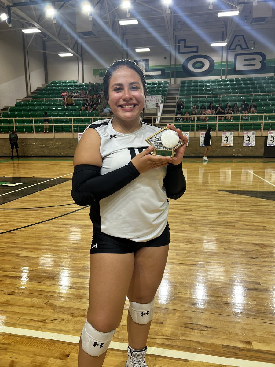 These 3 young ladies were named to the Monahans All-Tournament Team!!

All-tournament-Ariyana Garcia
Outstanding setter-Mylah Arzaga
MVP-Jade Workman

Congratulations!!!