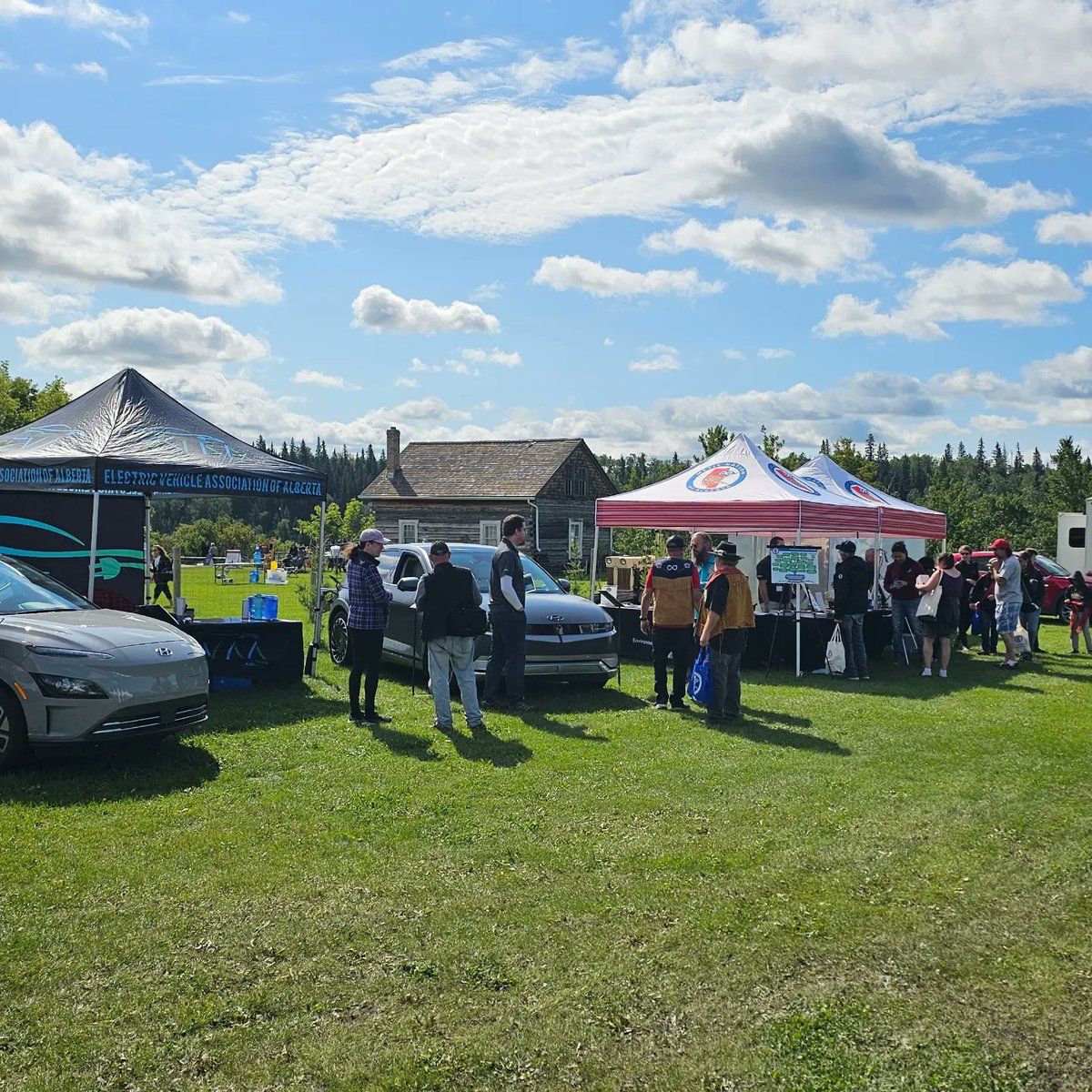 PluginAlberta's tweet photo. Today we were out at Métis Crossing for the Métis Nation of Alberta 95th Annual General Assembly. Beautiful day to enjoy this great event.
We also found a Ford Lightning camping at Métis Crossing!
#metisalberta #electricvehicles #Alberta #metiscrossing https://t.co/F4HSt8pEdV