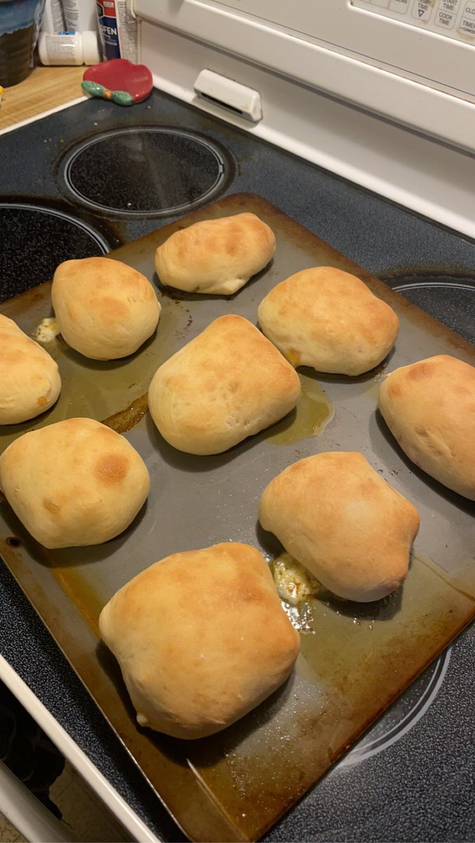 WVUgal_MP's tweet photo. Idk why I always make pepperoni rolls so late at night, but dang are they delicious! #GoodSmells #GoodEats https://t.co/RTNBF0q2pk