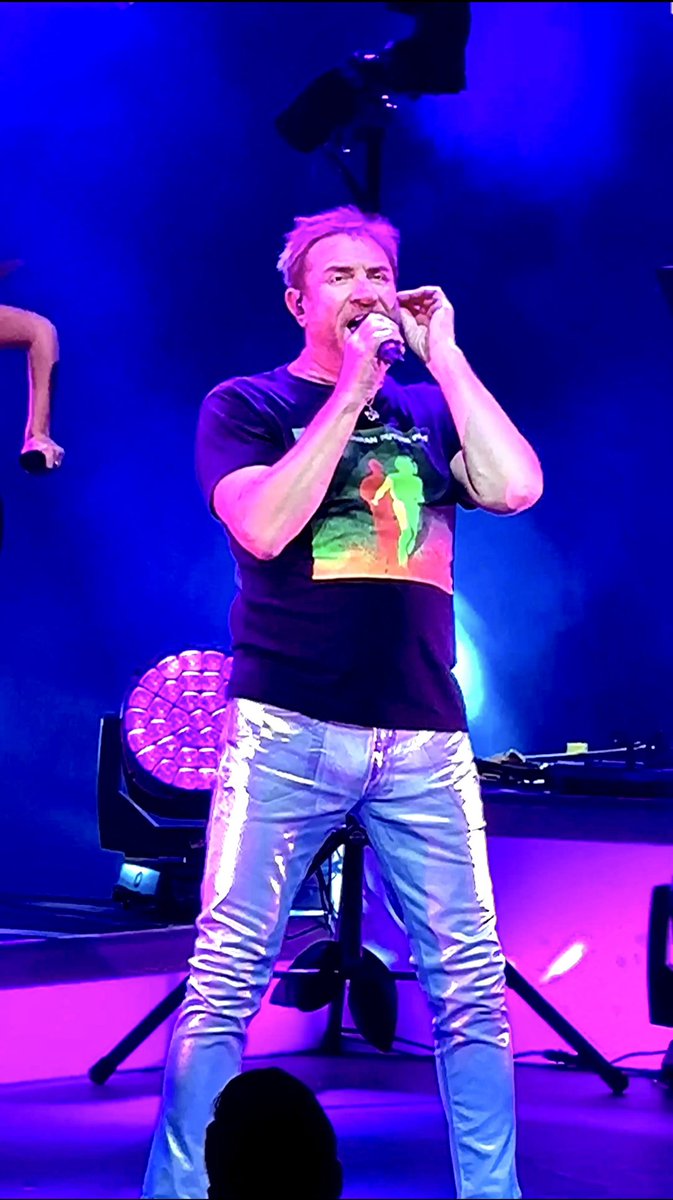 duranduranlive's tweet photo. DD - Simon Le Bon ๐ชฉ
.
.
.
#duranduran #duranlive #duranduranlive #silverpants https://t.co/3Qtp4pwsr1