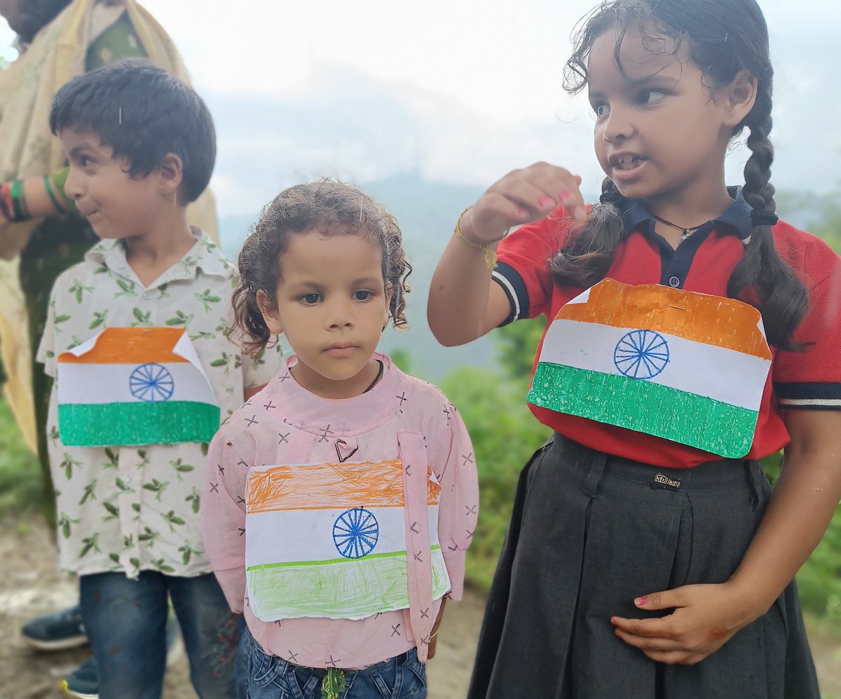 NrlmDunda's tweet photo. Passion for country
#Meri_Maati_Mera_Desh 
@PMOIndia 
@MoRD_GoI https://t.co/g8qNoB7pLT