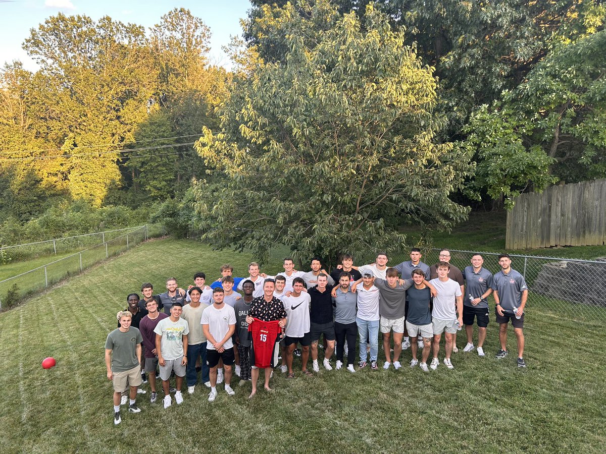 UMSLMSOC's tweet photo. The Tritons are Back!!!🔱

Today our men’s team enjoyed their evening by welcoming and meeting some new faces. 

We would also like to extend our love and appreciation to Kevin Smith for inviting us to his home. All the best in your future endeavors Kevin, thank you!! 
#umslproud https://t.co/vHUrmKFoaS