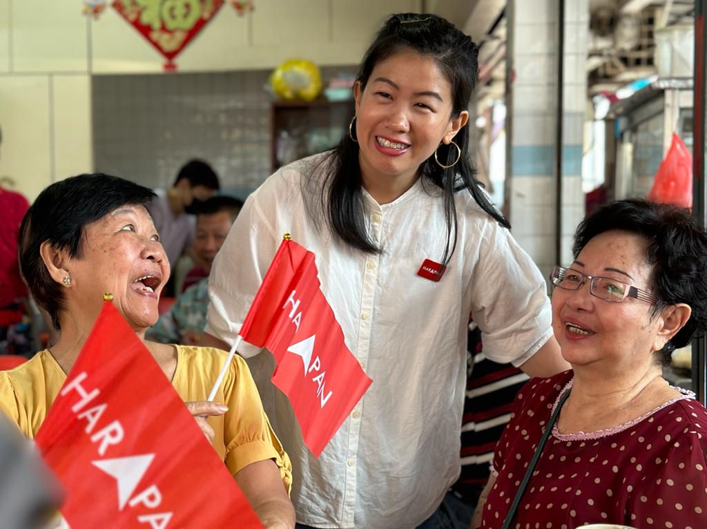 LimYiWei4MY's tweet photo. Terima kasih pengundi DUN Kg Tunku! We will do our best ❤️🚀

感谢甘榜东姑选民！ 我们一定会戮力！ ❤️🚀 

#StraightOuttaKgTunku #ArusMerahKuning #KitaSelangor #PerpaduanReady https://t.co/yKndNqLSFs
