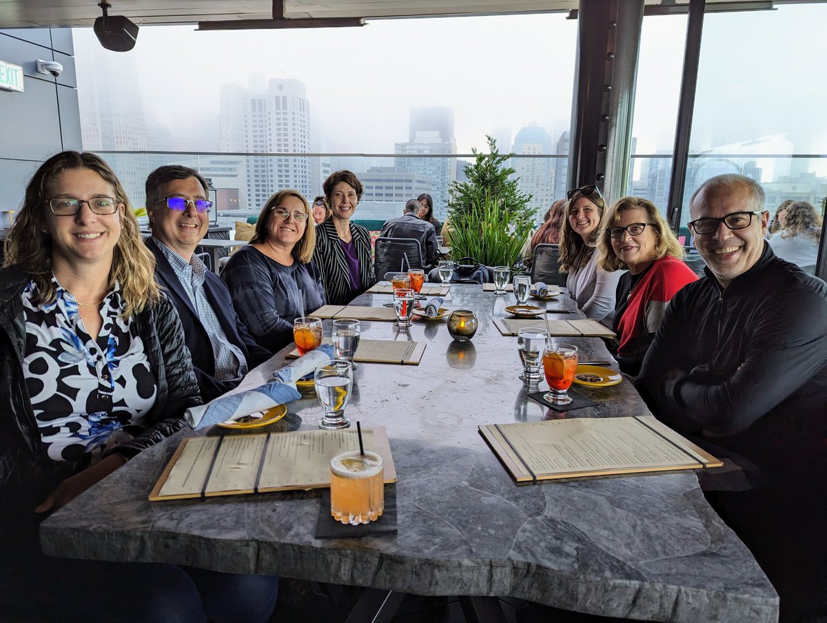 <a href="/ACSPHYSDivision/">ACS Physical Chemical Division</a> Officers dinner. With @gagliardi8 <a href="/JulieBiteenLab/">Julie Biteen</a> <a href="/PaesaniLab/">Paesani Lab</a> <a href="/cd_sherrill/">David Sherrill</a>