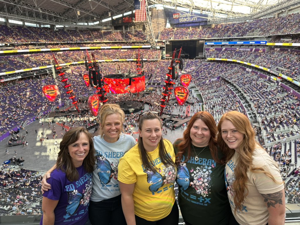 josiegrayce1997's tweet photo. #EDSHEERANMPLS https://t.co/twxjnGOZpk