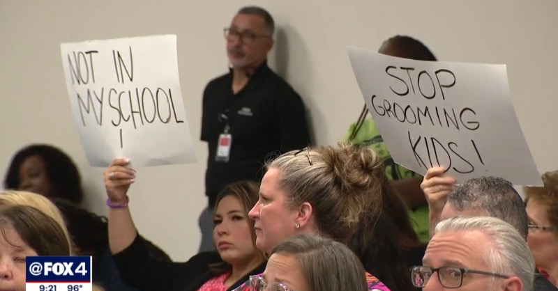 Carlos__Turcios's tweet photo. Students in schools should not be exposed to illegal sexually explicit books! Parents and school districts have the right to do what's necessary to protect minors.
Stop Grooming Americas Future!

Click the follow button if you agree. https://t.co/eeguPGKvyc