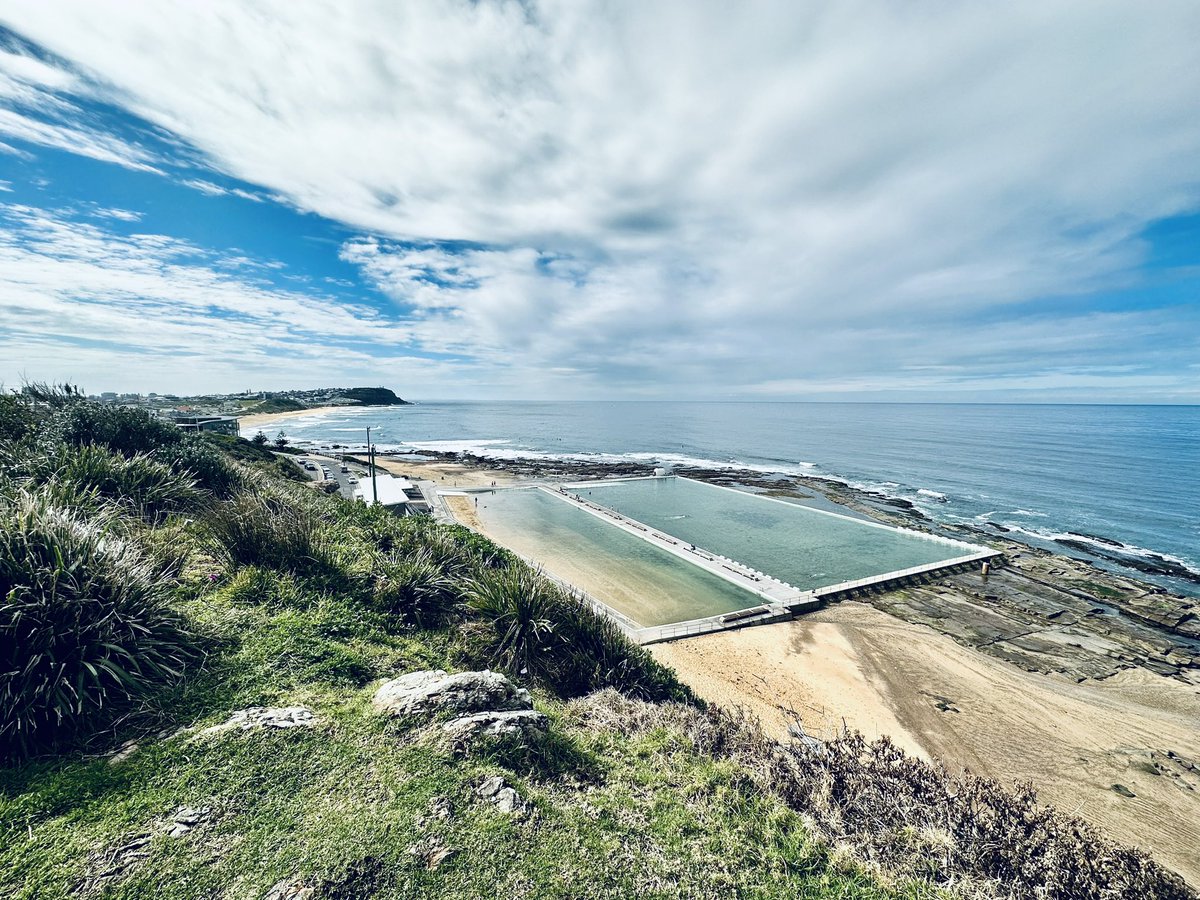 krave_damer's tweet image. #MerewetherOceanBaths on a nice winters day walk with the dog.