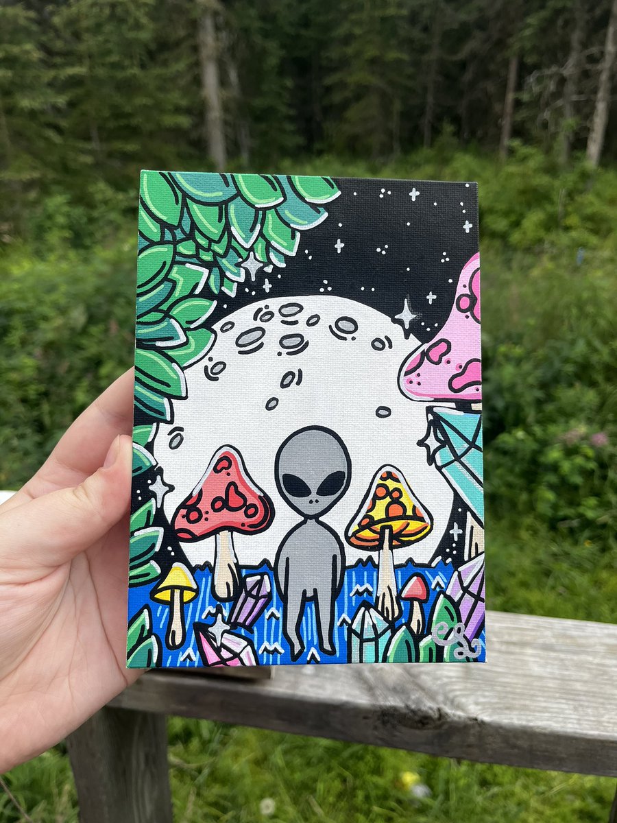FelineArts's tweet photo. Little alien 👽✨ https://t.co/wJ6LkPHChI