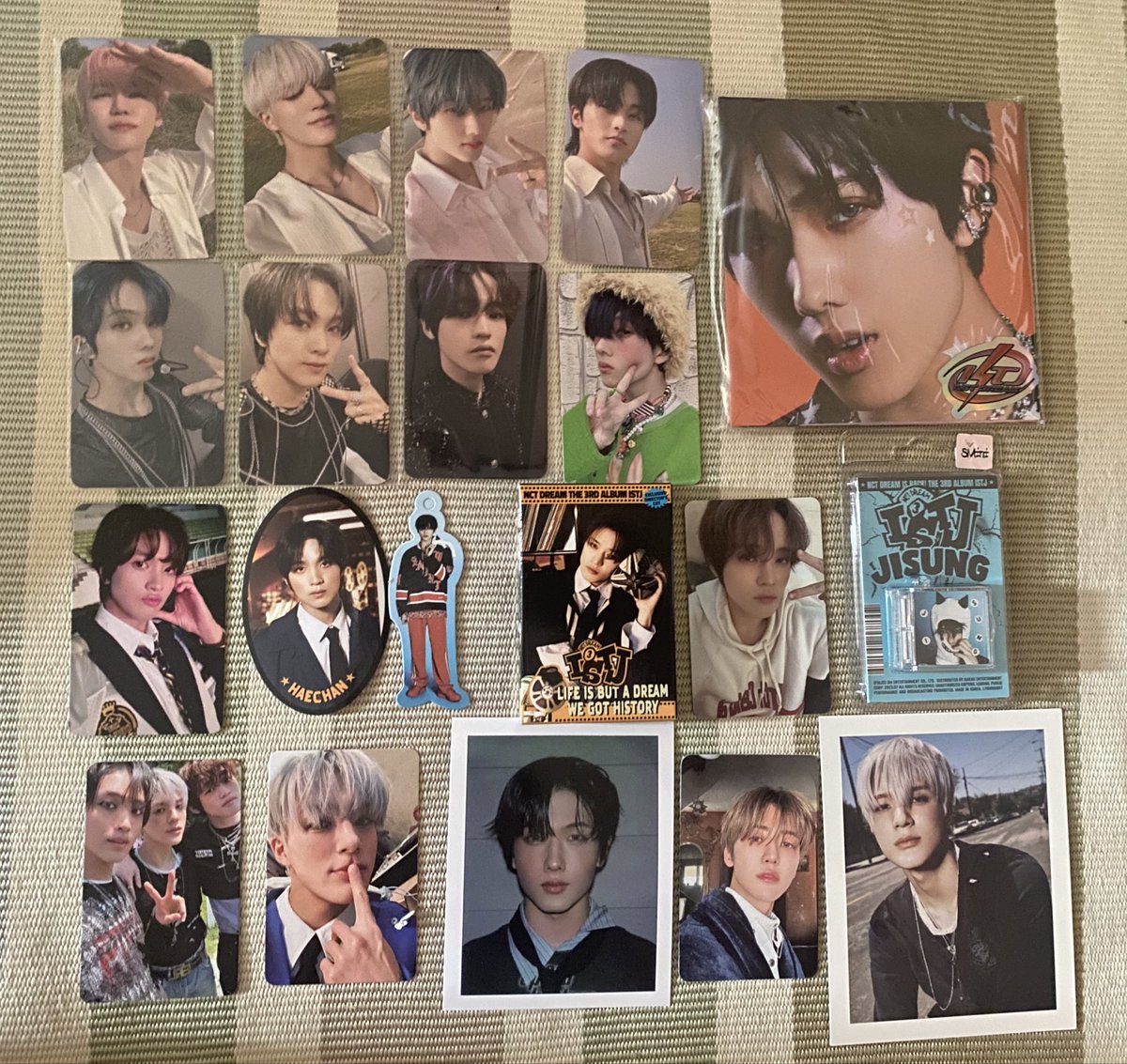 nct dream ドリム istj トレカ 交換 アルバム mumo ミューモ 特典 A B

譲 マーク ジェノ ヘチャン ジェミン チョンロ チソン

求 同種＞他種 ロンジュン

郵送、都内手渡し、ヤンマー両日、味スタ両日での交換希望です^. .^ ♡

気軽にお声かけください💞
