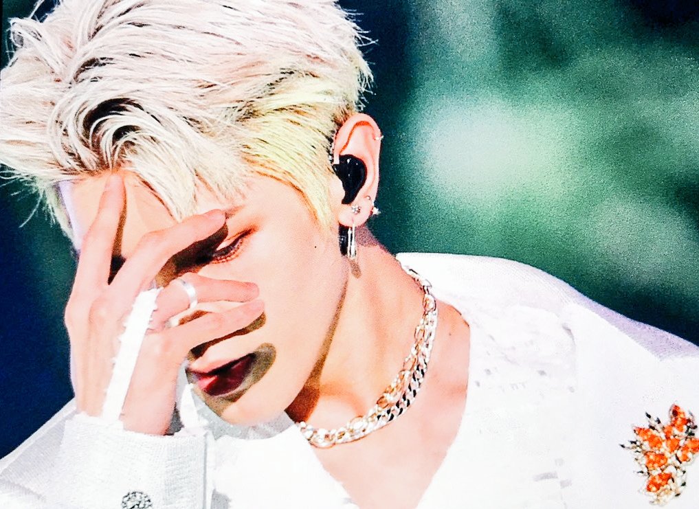 NCT_YUSHI_'s tweet photo. It all started from you...
your existence was the reason i lived in this city and i love everyone. 
You are the best leader and best artist! 
I love you, #TAEYONG 
i respect you for your every step🔥
Your presence is a sense of security to us💚
#TAEYONG #TAEYONG_SHALALA #NCT127 https://t.co/70n0RflrDk