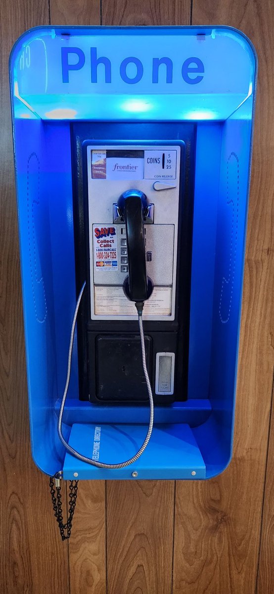 johndavidross's tweet photo. @dooz_er @Jenna2Ns So, this must have been what you called each other from when your pagers went off. https://t.co/gDpLBR1RSt