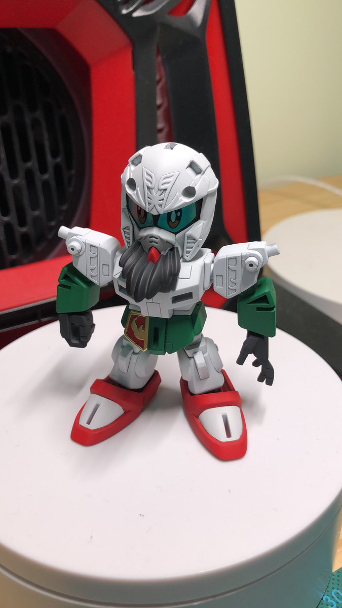 CapetaChung's tweet photo. ワンフェス後の1週間休憩。古いガンプラなんとなく完成しました。SD三国傳関羽です。次のワンフェスのためにまだ頑張ります。 https://t.co/Tq5q1zJmGA