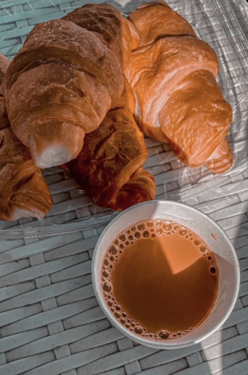 اللهُـم أدم عَلينا صباحَات الهُدوء والرِضى والسَكينة ، اللهُـم صَباحاً جميلاً مُبشراً بِـ أقدارٍ جَميلة ..!!
#صباح_الخيرᅠ ،،🤍