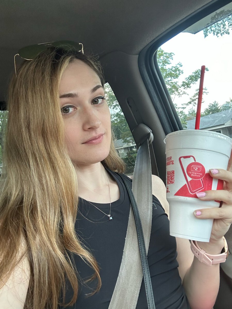 michelleAl60683's tweet photo. A girls has to have her protein 💪 https://t.co/CHs2PINdAz