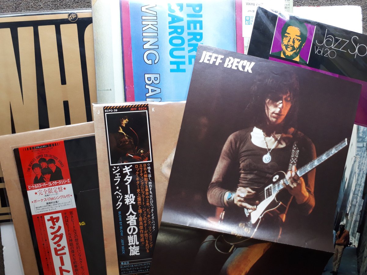 oyoyo_president's tweet image. 本日の営業スタートしております。
届いたばかりの #お洒落ロック Tシャツ着てご機嫌な日曜、新着レコード諸々イイとこ取り揃え、夜は7時までお待ちしております。#JeffBeck はポスター付きー❗ #PierreBarouh #SlimGaillard #TheWho #BozScaggs #ブレッドアンドバター #中山美穂 #tohto #湯島