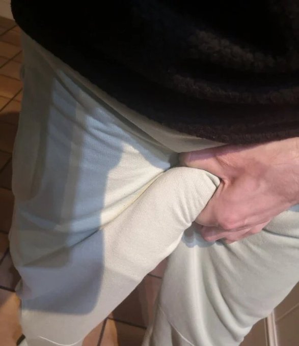 Just  a bulge pic while cooking in the kitchen 🙊😂 https://t.co/Uu7UrjmZqX<a href="/tag/hot"class="tags"><span>#hot</span></a><a href="/tag/naked"class="tags"><span>#naked</span></a><a href="/tag/nude"class="tags"><span>#nude</span></a><a href="/tag/horny"class="tags"><span>#horny</span></a><a href="/tag/nsfw"class="tags"><span>#nsfw</span></a><a href="/tag/tease"class="tags"><span>#tease</span></a><a href="/tag/nudist"class="tags"><span>#nudist</span></a>