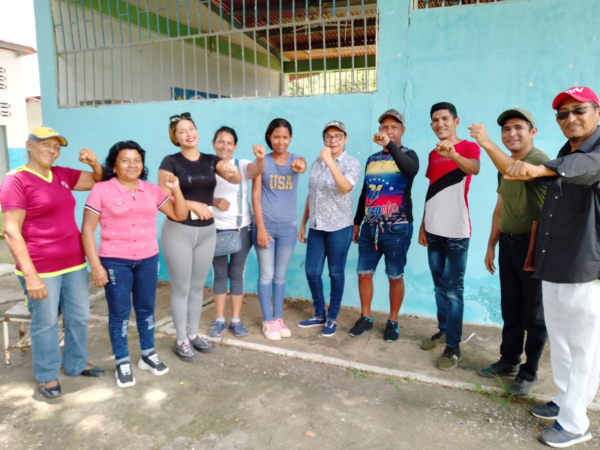 Venceremos!!!!!
Con <a href="/NicolasMaduro/">Nicolás Maduro</a> conductor de victorias
<a href="/FilibertoPSUV/">Filiberto Martinez</a> 
<a href="/marjsilva2/">Marcia Silva</a> 
<a href="/irancaritero/">Irán Aguilera</a> 
<a href="/Ingridcortezg/">INGRID CORTEZ</a> 
<a href="/BucanGilberto/">BucanGilberto</a>