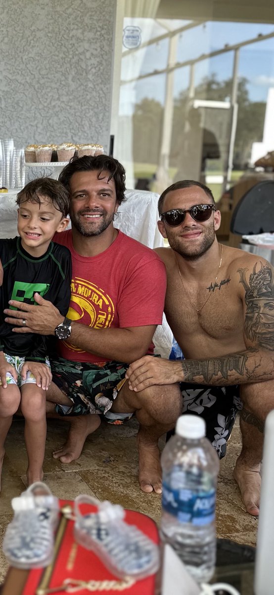 robinhobjj's tweet photo. My future, I love my boys
Meu futuro, amo meus garotos
#rmnu #meusfilhos #mylegacy https://t.co/CnEbNsGq22