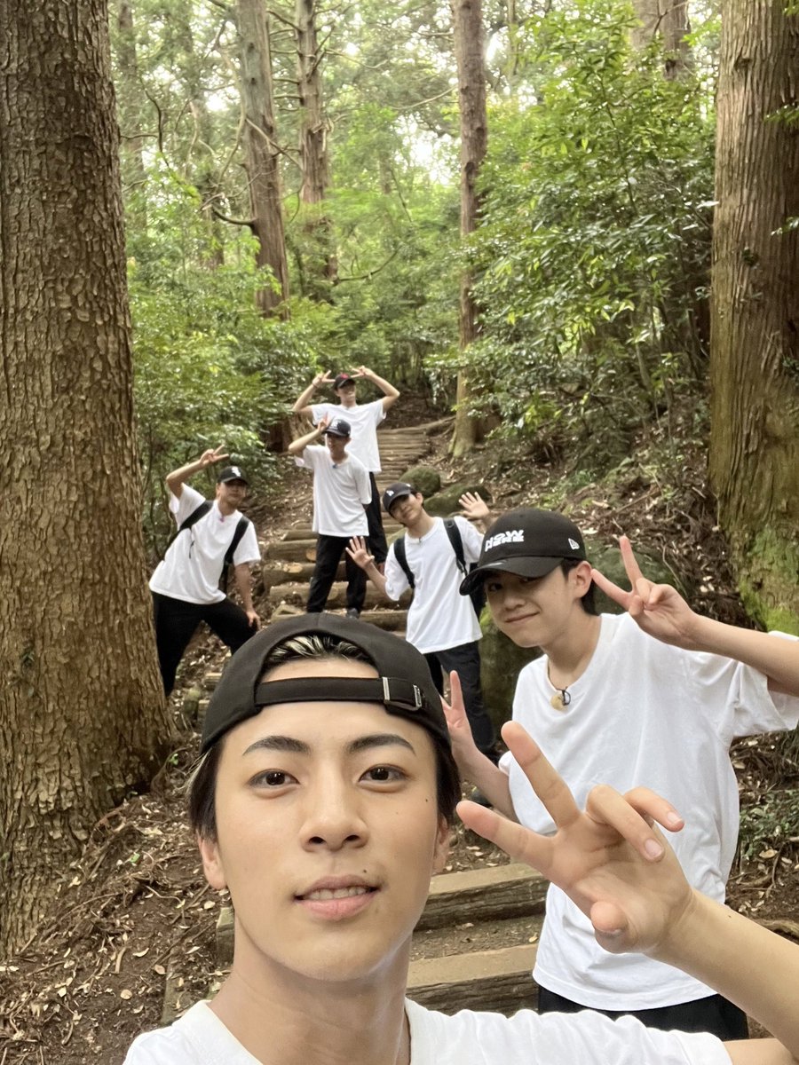 tx_victoleague's tweet photo. # 43 筑波山 山登リーグ！
ご覧頂きありがとうございました🗻

メンバーが撮影したベストフォト候補📸
🧡遠足気分で大自然を満喫
💜天使降臨
💜ファイト一発！風

TVerでご覧ください💫
🔗 https://t.co/wIib5rrBPY
#ヴィクトリーグ https://t.co/3CRYrW244g