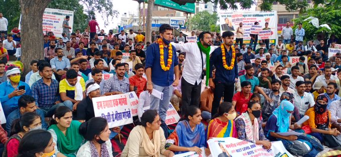 BSTC संघर्ष समिति सोशल मीडिया से लेकर धरातल और फिर सुप्रीम कोर्ट तक संघर्ष किया और सबके सहयोग से सुप्रीम कोर्ट से  आज सत्य की जीत हुl
#BSTCWELCOMESCJUDGEMENT
 <a href="/SachinsharmaRJ/">Sachin Sharma(official)</a> <a href="/Mahendra_SFI_RJ/">MAHENDRA KUMAR SHARMA</a> <a href="/ShivlalLalsot07/">𝐒𝐡𝐢𝐯 𝐋𝐚𝐥 𝐋𝐚𝐥𝐬𝐨𝐭</a> <a href="/KhetarPaal/">खेतरपाल दोवण</a> 
<a href="/O_MasterG/">सरकारी मास्टर BSTCधारी</a> <a href="/mukeshroyal_/">Mukesh Royal</a> 
<a href="/ramesh_ruyal/">Ramesh Ruyal</a>