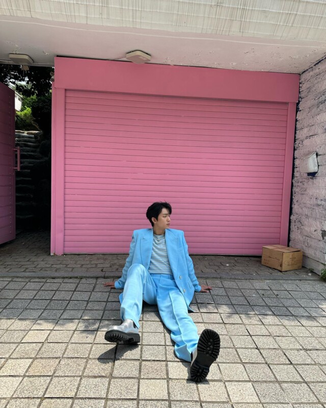 Kkorepo's tweet photo. 「#B1A4」#ゴンチャン、気だるげな表情にドキッ…まぶしいオーラで女心を鷲掴み
https://t.co/dVBWbMdZ6d https://t.co/OlrYDi5ERW