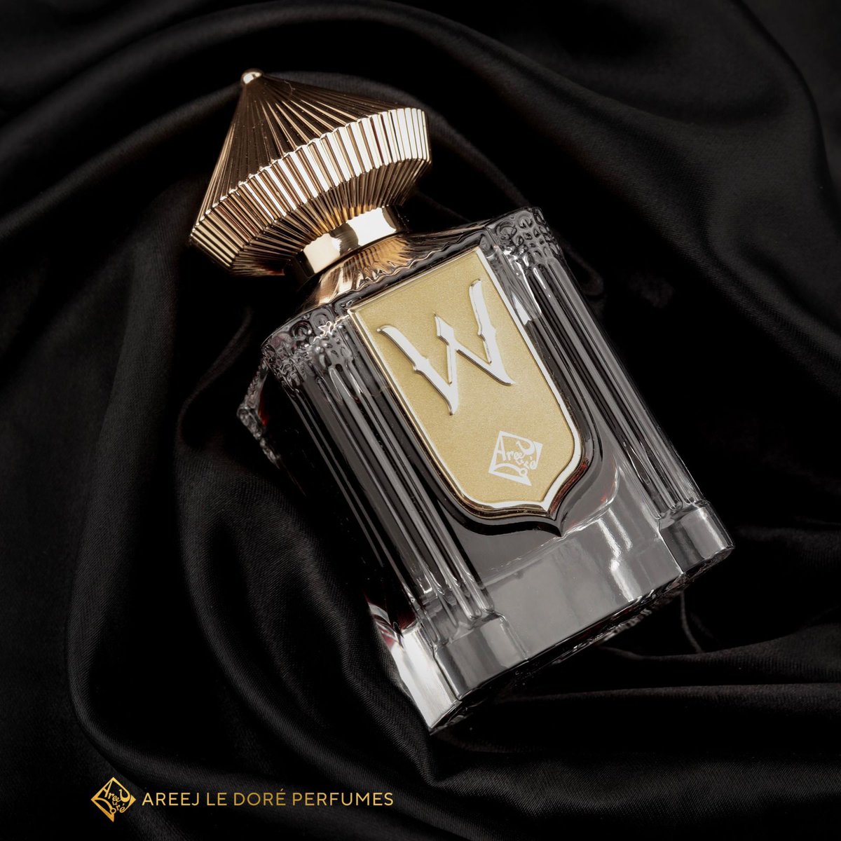 areejledore's tweet image. Walimah part II 53ml
#AvailableSoon

Price: 400$
Extrait de Parfum 2023

🔺Top notes: yellow champaka distilled by Russian Adam, magnolia otto and magnolia absolute, Indian oud

🔵Heart notes: Royal Bengal oud, tobacco absolute, Indonesian cocoa extract, saffron and cinnamon