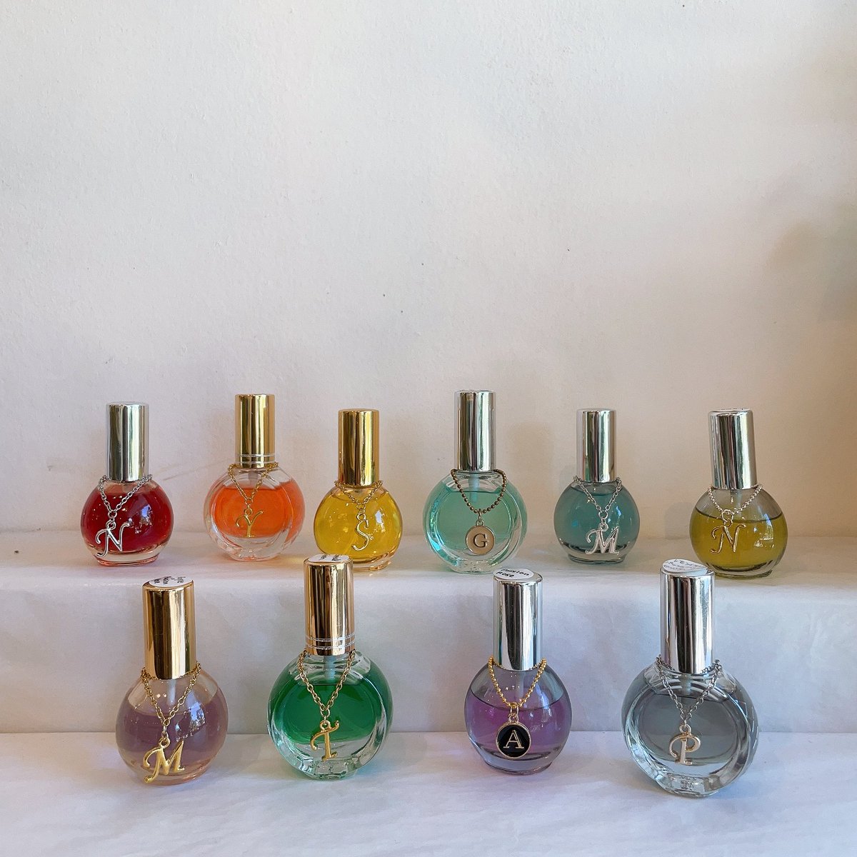 こんにちは♪
LOVE HOUSEです🌱

呪術廻戦コラボ香水🤞🏻
"推しはどんな香り？？"

推し香水作ってみませんか？✨

#呪術廻戦 #呪術廻戦コラボ
#クラフト香水 #香水作り体験 
#雨の日デート #推し香水 #推し活